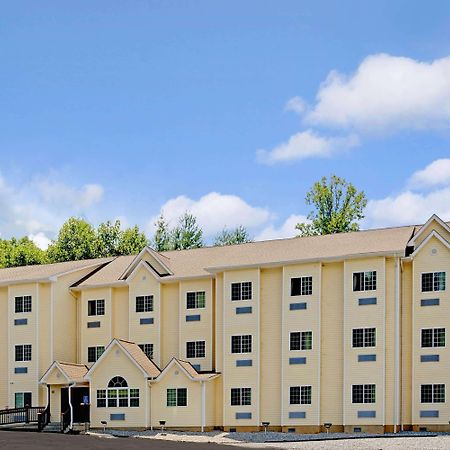 Microtel Inn & Suites By Wyndham Bryson City Bagian luar foto