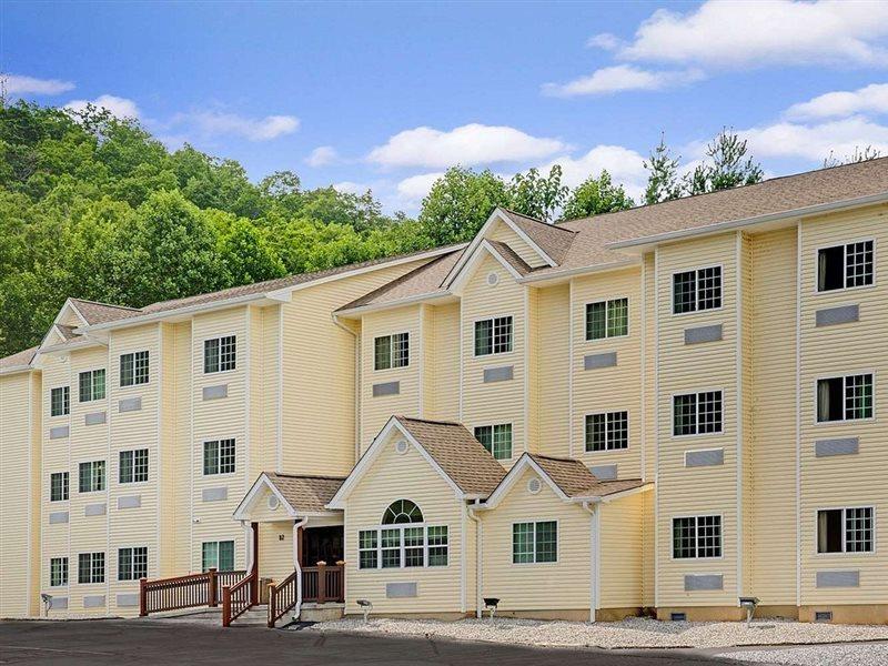 Microtel Inn & Suites By Wyndham Bryson City Bagian luar foto