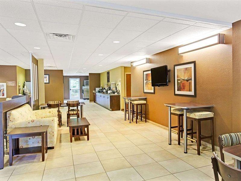 Microtel Inn & Suites By Wyndham Bryson City Bagian luar foto