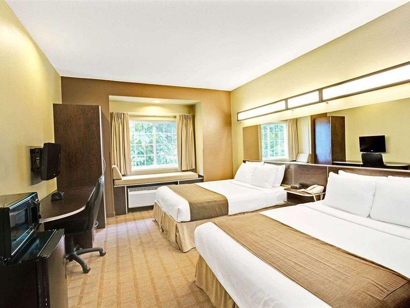 Microtel Inn & Suites By Wyndham Bryson City Bagian luar foto