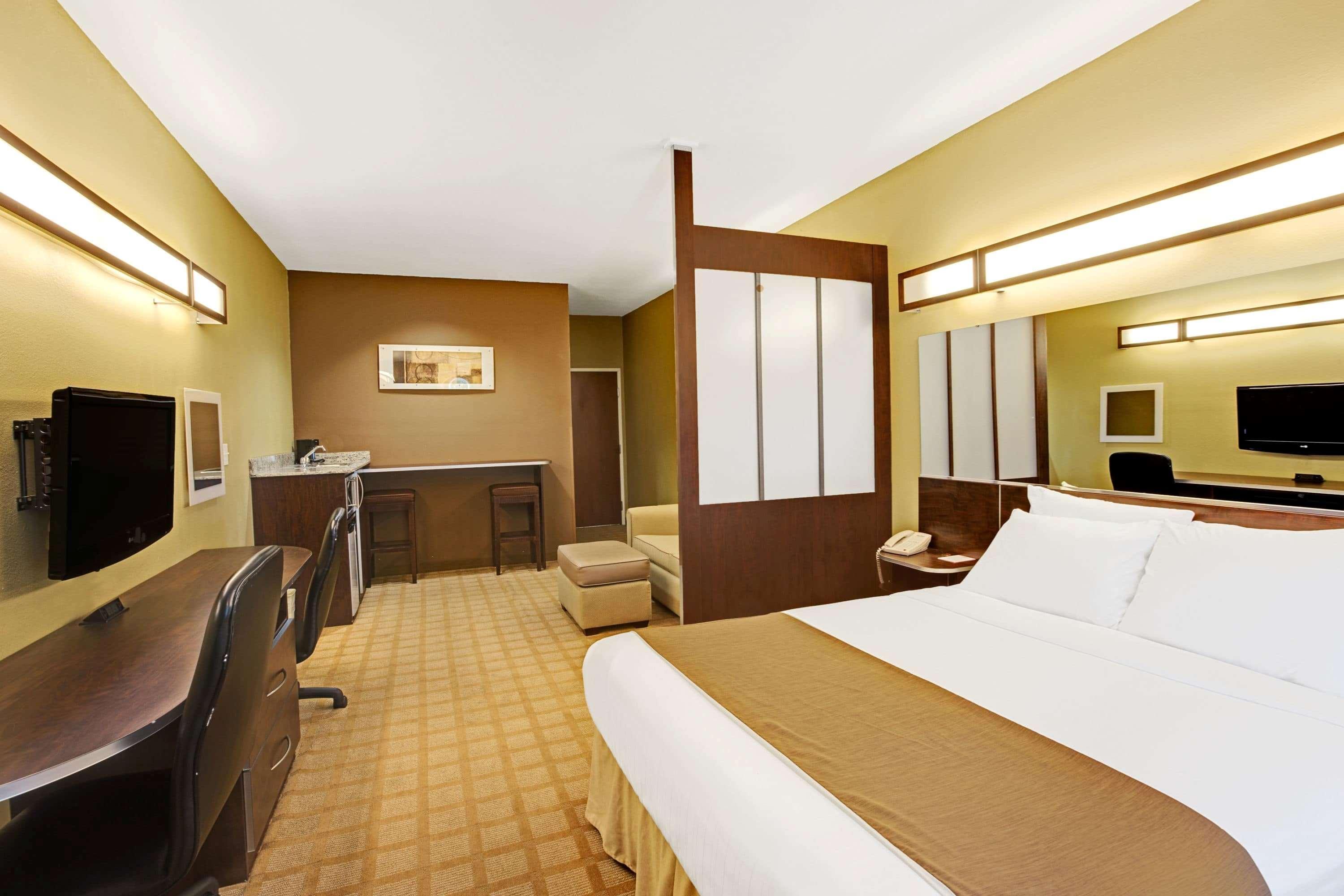 Microtel Inn & Suites By Wyndham Bryson City Bagian luar foto