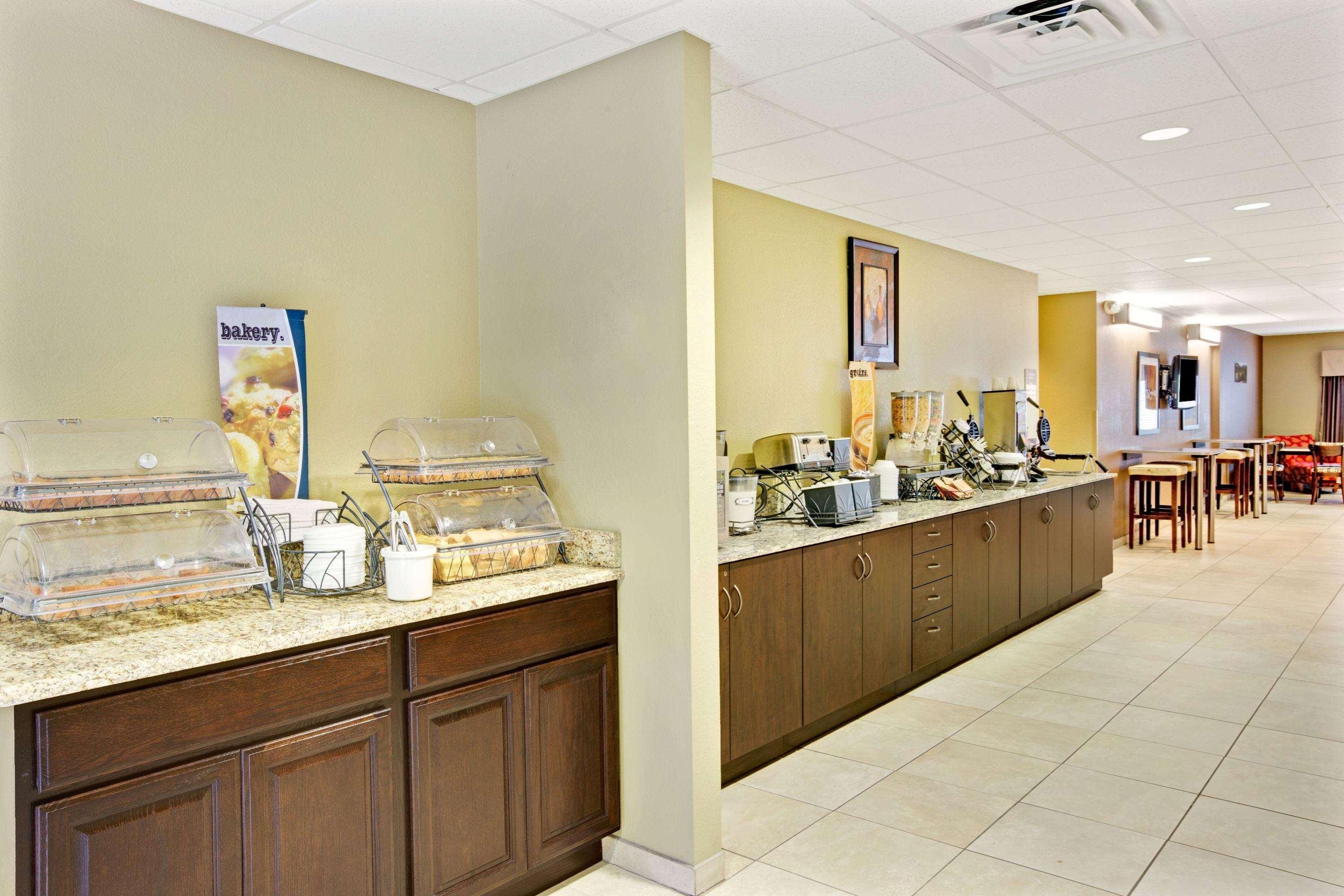 Microtel Inn & Suites By Wyndham Bryson City Bagian luar foto