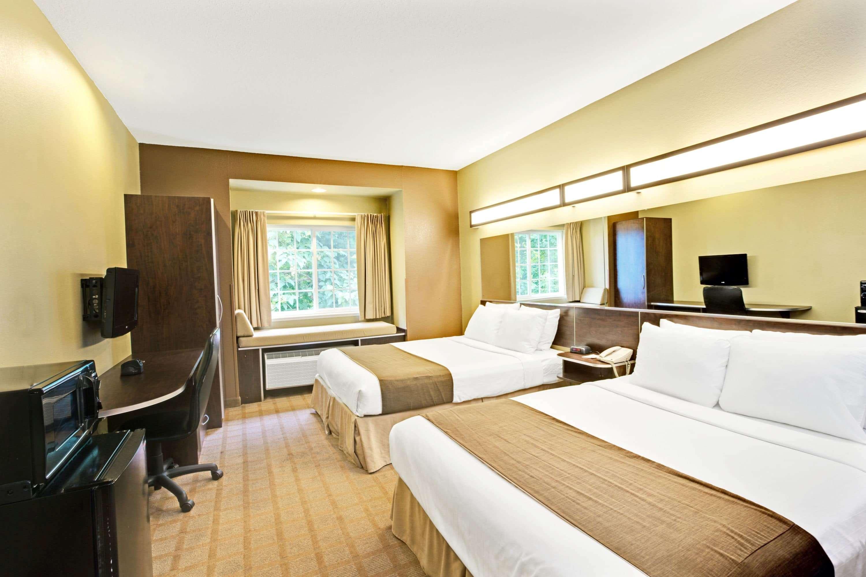 Microtel Inn & Suites By Wyndham Bryson City Bagian luar foto